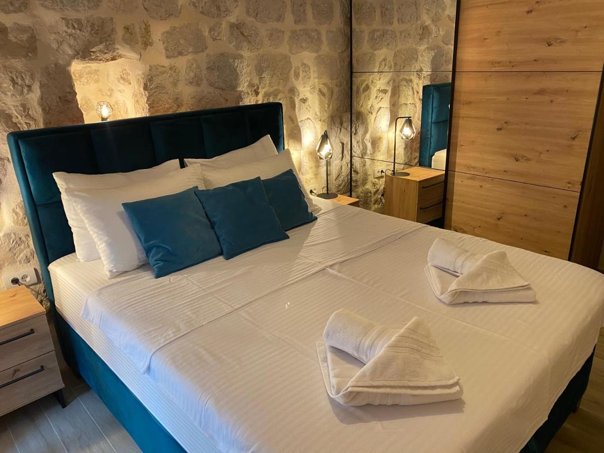 Apartment Caserma Kotor Eksteriør billede