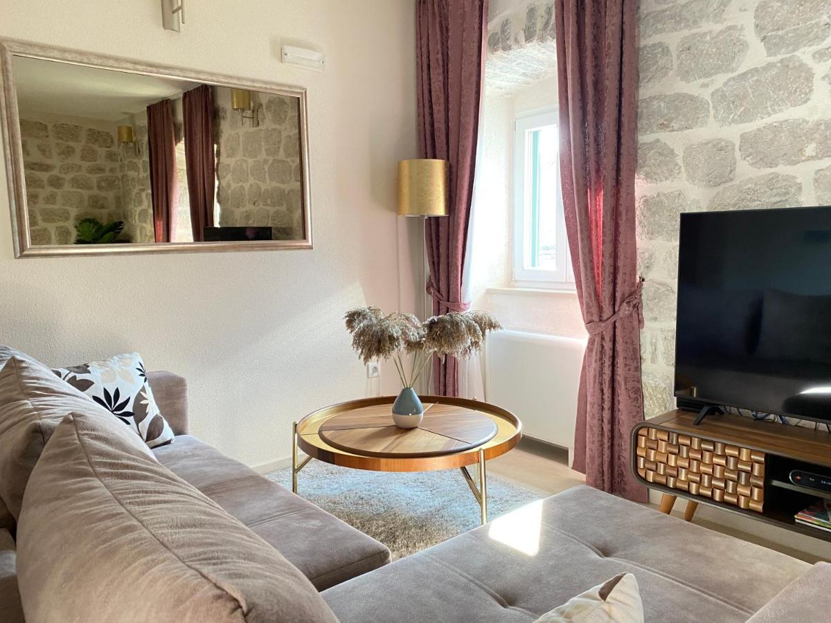 Apartment Caserma Kotor Eksteriør billede