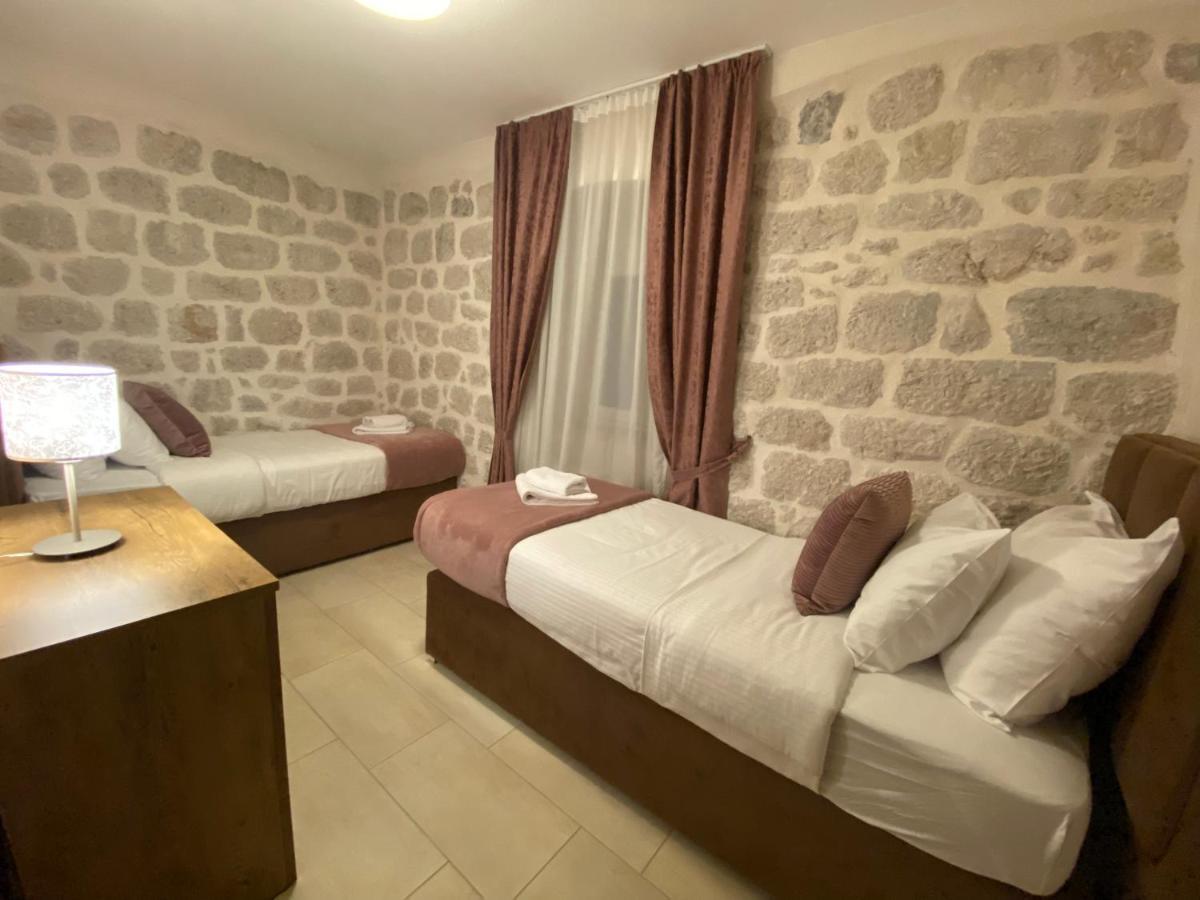Apartment Caserma Kotor Eksteriør billede