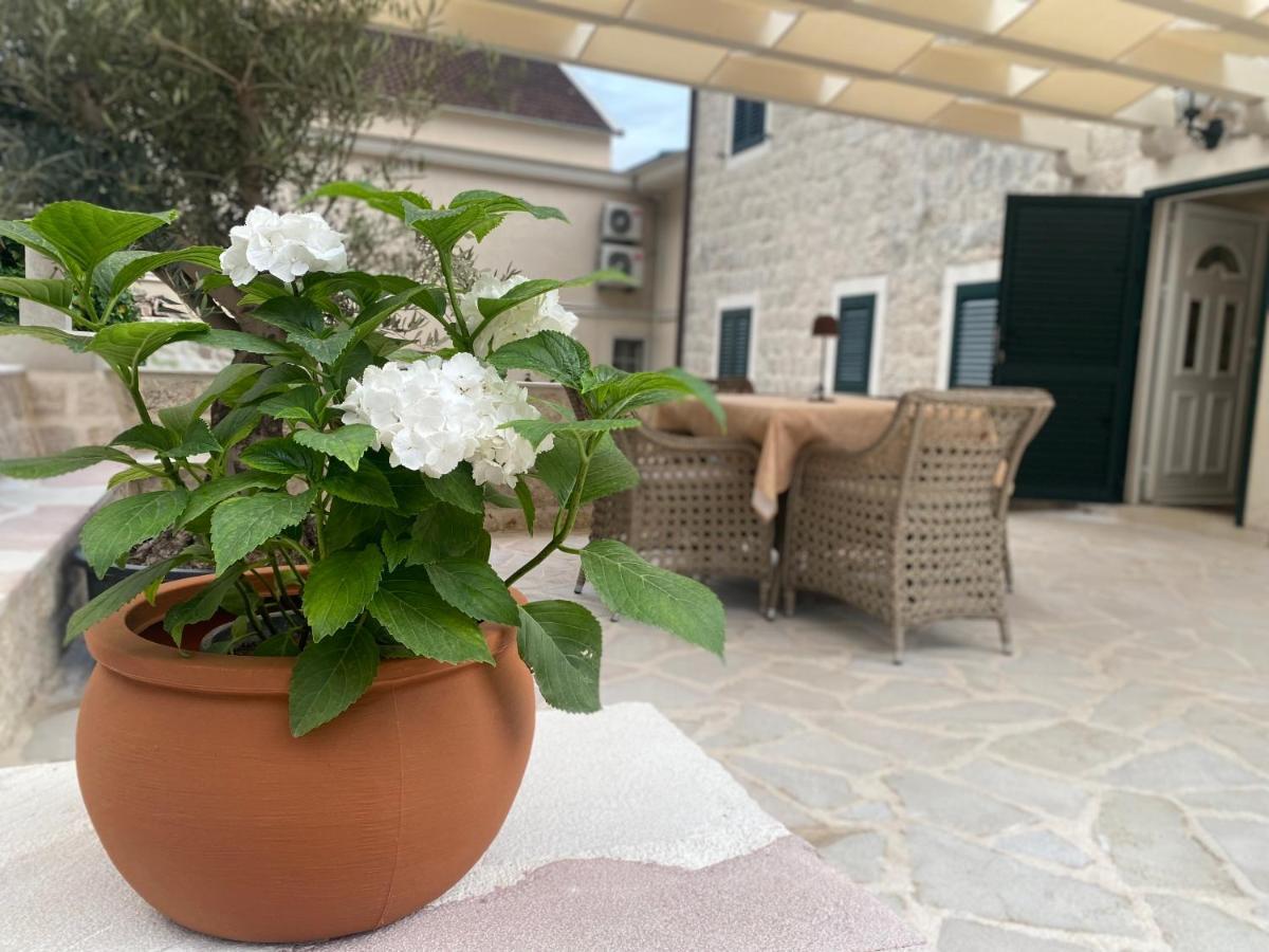 Apartment Caserma Kotor Eksteriør billede